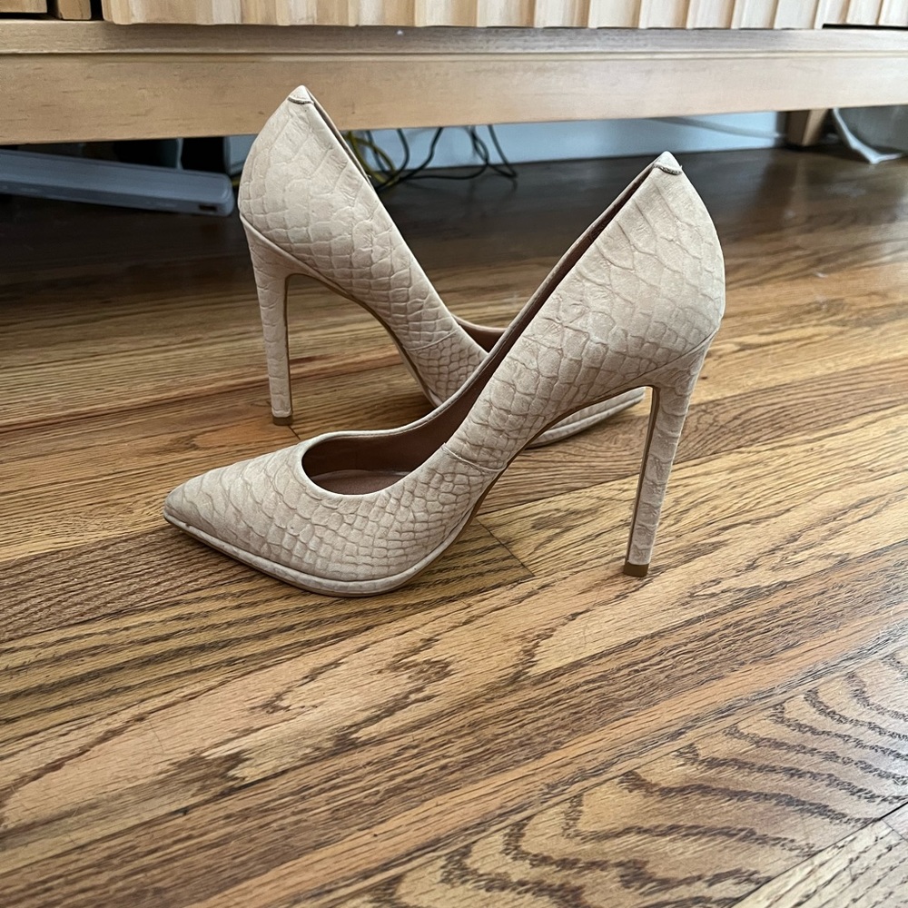 Steve Madden Pumps